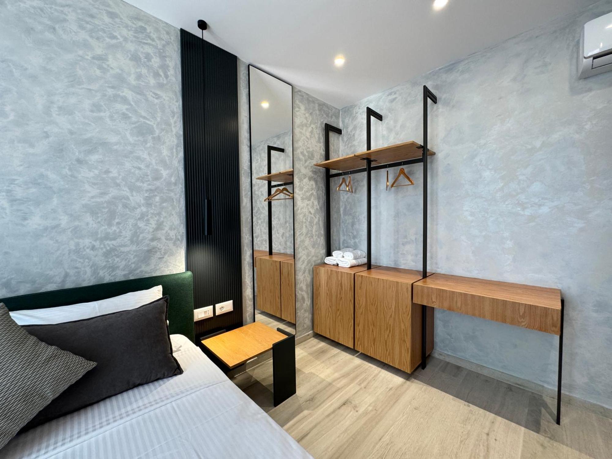 Twins Hotel Вльора Екстер'єр фото