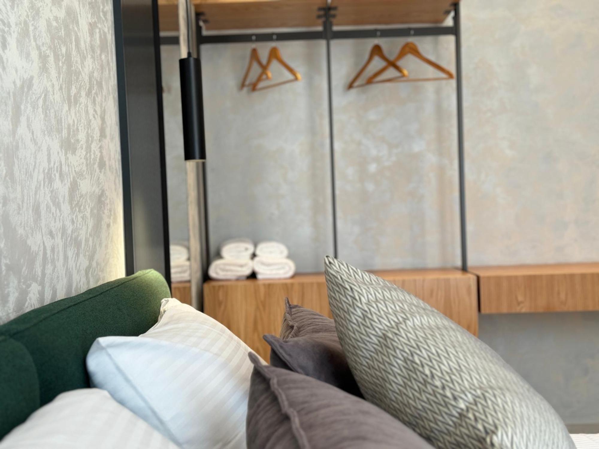 Twins Hotel Вльора Екстер'єр фото